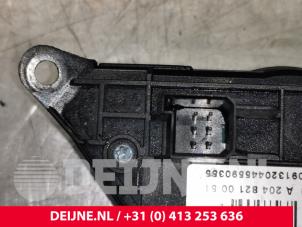 Mercedes C-Klasse Steering wheel switch O109401 photo 3