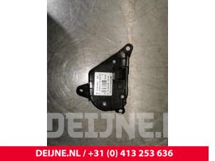 Mercedes C-Klasse Steering wheel switch O109401 photo 2