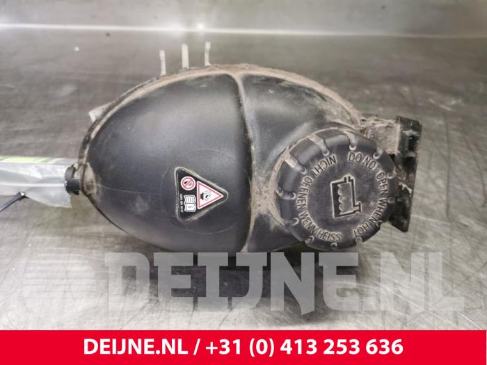 Mercedes C-Klasse Expansion vessel O109426
