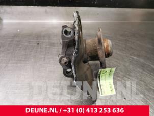Mercedes C-Klasse Fusee links-voor O109442 foto 2