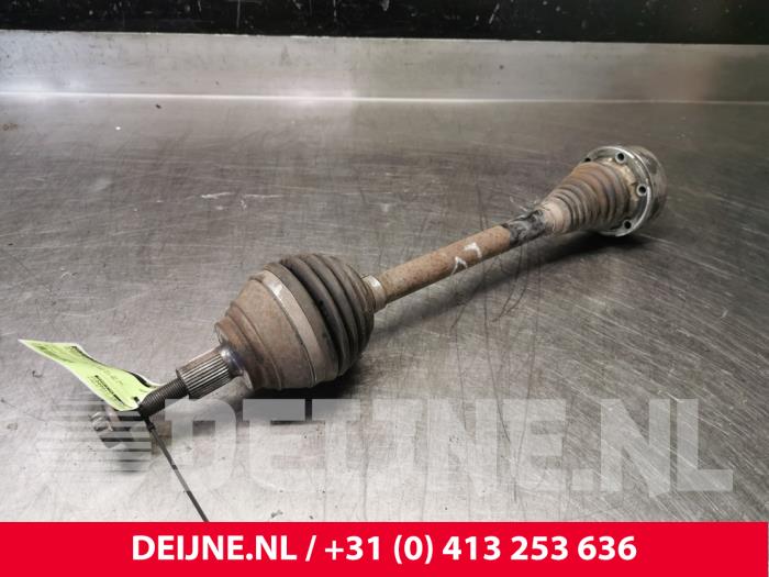 Volkswagen Passat Front drive shaft, left O109479