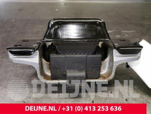 Volkswagen Passat Motorsteun O109487 foto 3