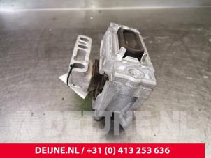 Volkswagen Passat Motorlager O109485 foto 2