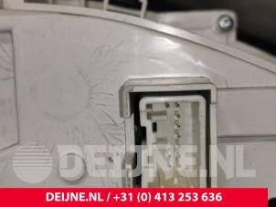 Volvo V70 Tacho - Kombiinstrument KM O109553 foto 3