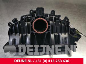 Volvo V40 Intake manifold O109982 photo 3