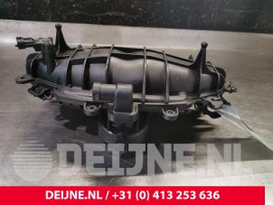 Volvo V40 Intake manifold O109982 photo 2