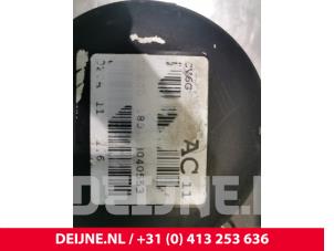 Volvo V40 Timing cover O109983 photo 3