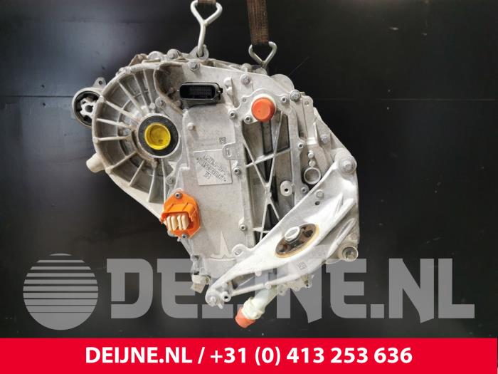 Tesla Model 3 Elektromotor elektrische auto O110227