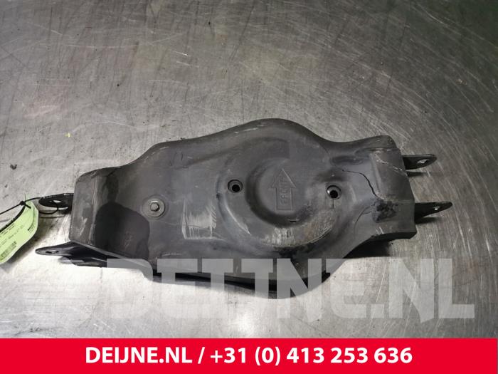 Tesla Model 3 Veerschotel links-achter O110308
