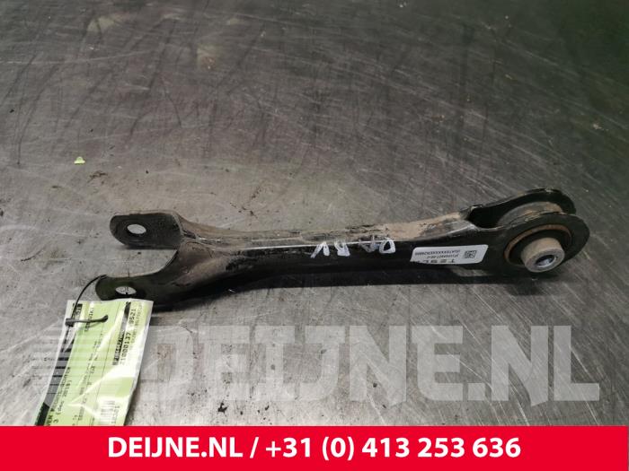 Tesla Model 3 Querlenker oben rechts hinten O110301