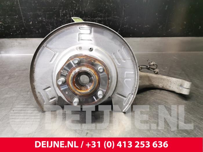 Tesla Model 3 Achsschenkel links vorne O110322