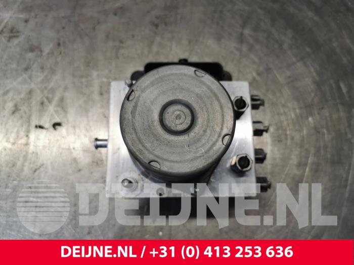 Tesla Model 3 ABS Pumpe O110347