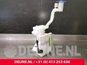 Volkswagen Jetta Front windscreen washer reservoir O110435 photo 2