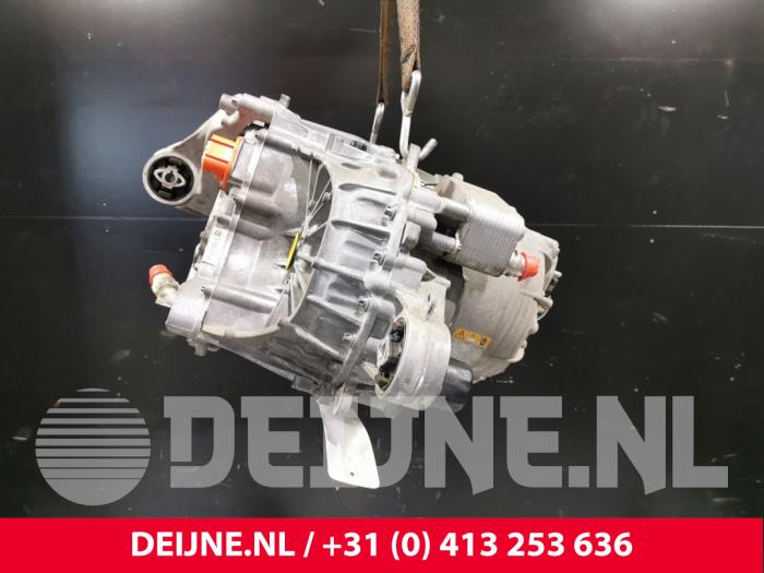 Tesla Model 3 Elektromotor elektrische auto O110536
