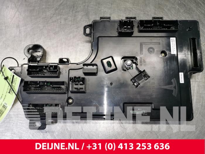 Tesla Model 3 Steuergerät Body Control O110545
