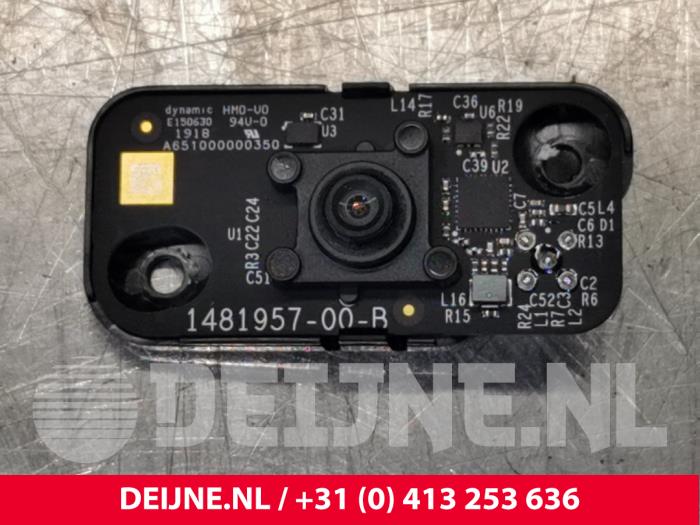 Tesla Model 3 Kamera Vorderseite O110553