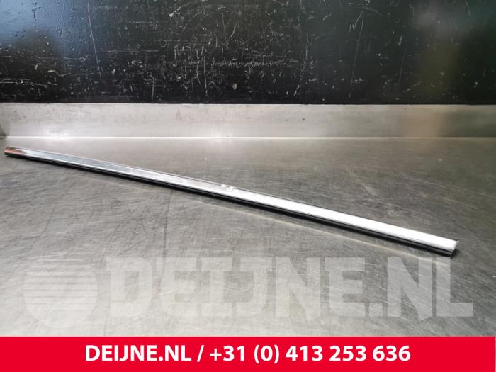 Tesla Model 3 Fensterabdichtung O110564