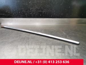 Gebruikte Raamlikker Tesla Model 3 Long Range AWD 75 kWh Prijs € 54,45 Inclusief btw aangeboden door van Deijne Onderdelen Uden B.V.