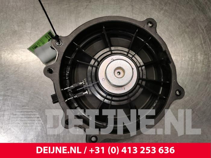 Tesla Model 3 Lautsprecher O110568