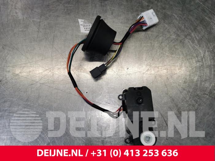 Tesla Model 3 Tankklep Vergrendelingsmotor O110570