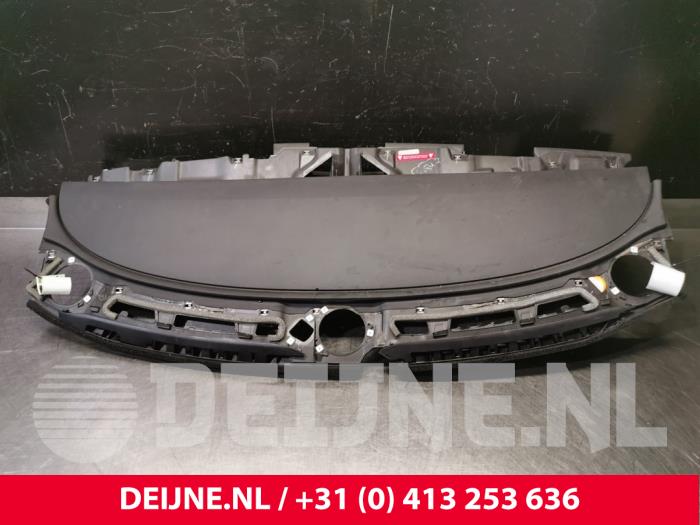 Tesla Model 3 Armaturenbrett O110580