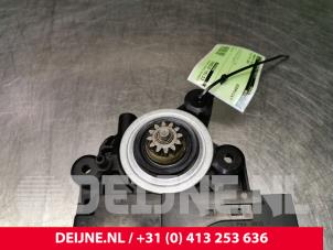 Volvo V50 Door window motor O110590 photo 3