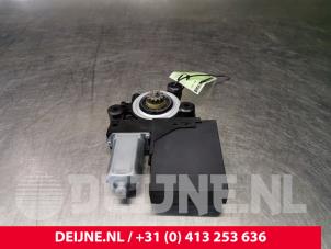 Volvo V50 Door window motor O110590 photo 2