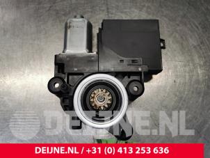 Gebruikte Motor electrisch raam Volvo V50 (MW) 1.6 D 16V Prijs € 30,00 Margeregeling aangeboden door van Deijne Onderdelen Uden B.V.