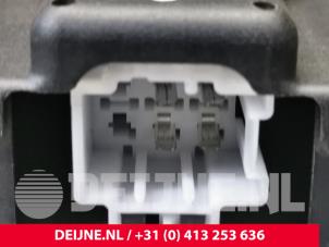 Mercedes E-Klasse Pyrofuse O110746 photo 3