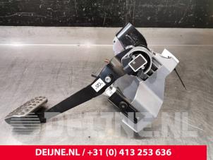 Mercedes E-Klasse Brake pedal O110755 photo 3
