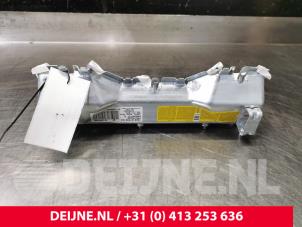 Mercedes E-Klasse Knee airbag O110758 photo 2