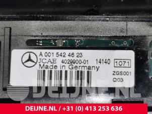 Mercedes E-Klasse PDC paneel O110765 foto 3