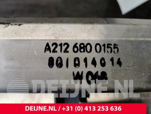 Mercedes E-Klasse Dashboard bar O110769 photo 3