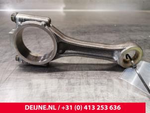 Gebruikte Drijfstang Volkswagen Multivan T5 (7E/7HC/7HF/7HM) 2.5 Tdi Prijs € 72,60 Inclusief btw aangeboden door van Deijne Onderdelen Uden B.V.