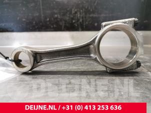 Gebruikte Drijfstang Volkswagen Multivan T5 (7E/7HC/7HF/7HM) 2.5 Tdi Prijs € 72,60 Inclusief btw aangeboden door van Deijne Onderdelen Uden B.V.