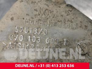 Volkswagen Transporter Sump O110895 photo 4