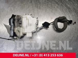 Audi A6 Front door lock mechanism 4-door, right O111025 photo 3