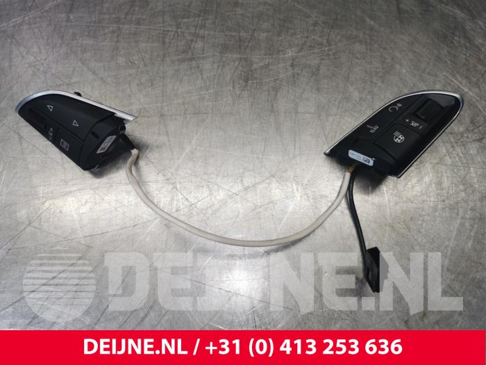 Audi A6 Radiobediening Stuur O111032