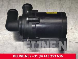 Volkswagen Transporter Extra waterpomp O111117 foto 4