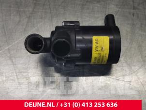 Volkswagen Transporter Extra waterpomp O111117 foto 3