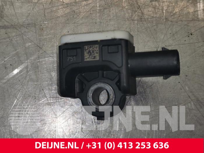Audi A6 Airbag Sensor O111145