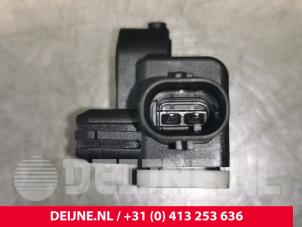 Audi A6 Airbag-Sensor O111145 foto 2