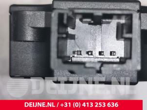 Audi A6 Kachelklep Motor O111154 foto 3