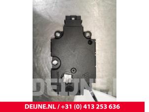 Audi A6 Kachelklep Motor O111131 foto 2