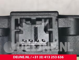 Audi A6 Heizventil Motor O111132 foto 3