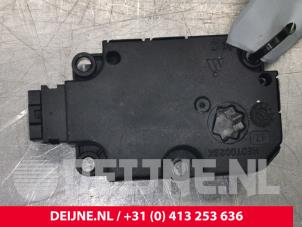 Audi A6 Kachelklep Motor O111130 foto 2