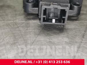 Audi A6 Kachelklep Motor O111130 foto 3