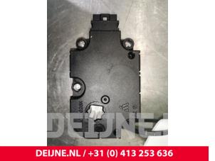 Audi A6 Kachelklep Motor O111137 foto 2
