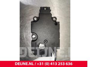 Audi A6 Kachelklep Motor O111135 foto 2