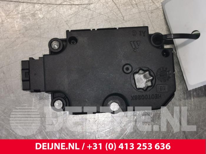 Audi A6 Heizventil Motor O111136